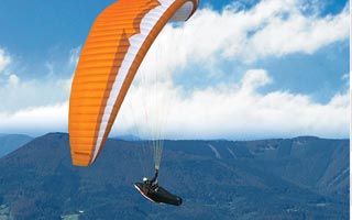 élève pilote parapente en stage, perfectionnement aux techniques de pilotage et au vol cross